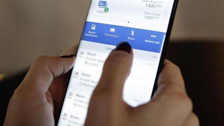 Bizum permite mandar dinero a usuarios que no tienen la app.