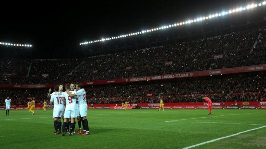 La policía detiene a 14 hinchas del Sevilla por agredir a los de la Juventus