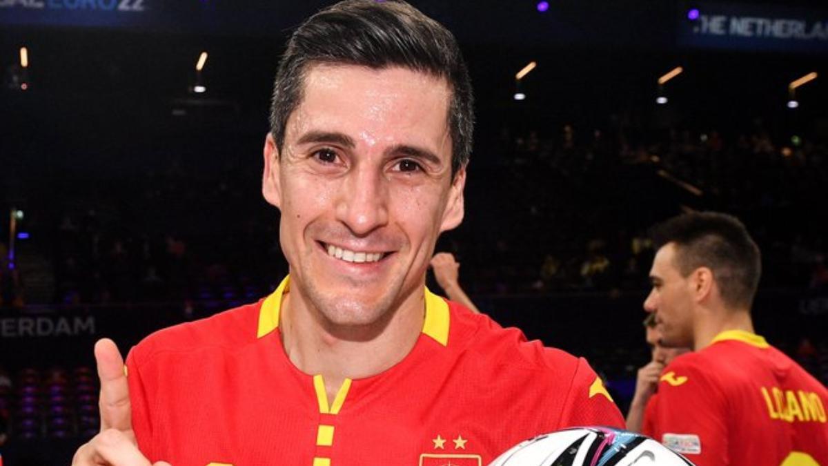 Carlos Ortiz deja la selección española tras 215 internacionalidades
