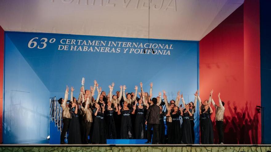 Actuación del coro «Kammerchor Manila» de Filipinas que encandiló al público y al jurado por su gran calidad