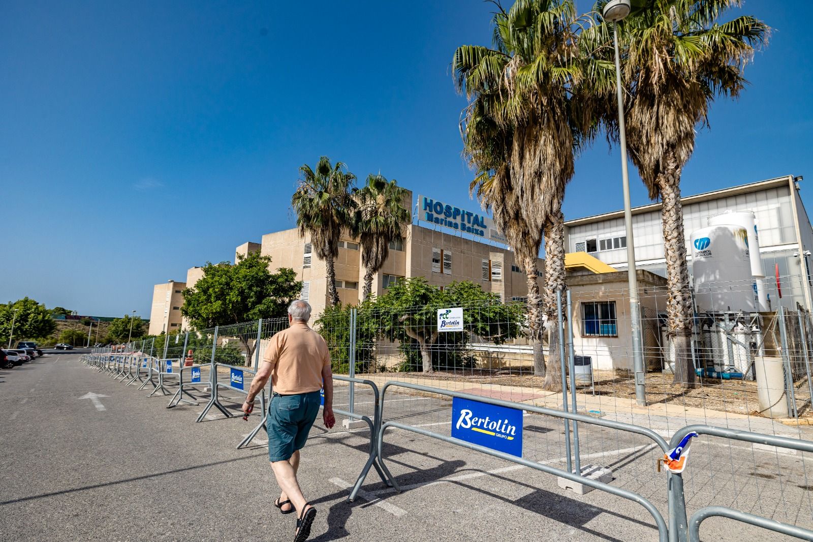 Otra imagen del inicio de los trabajos de ampliación del Hospital de la Marina Baixa.