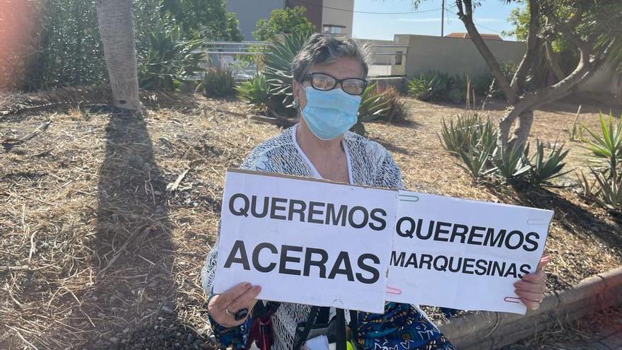 Cecilia, vecina de Almatriche de 86 años, se juega la vida cuando va a la farmacia