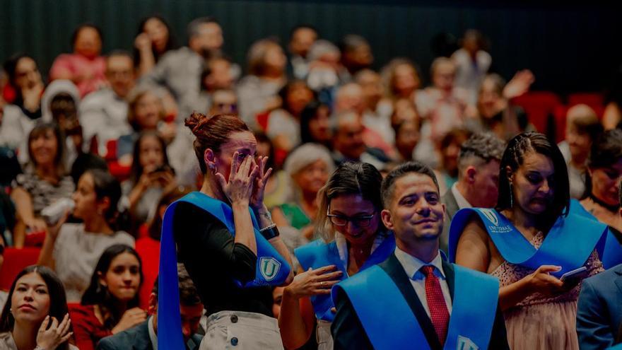 UNIVERSAE: Graduación con ADN internacional