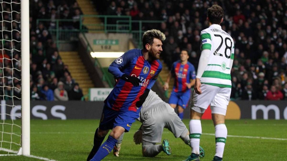 Messi celebra el primero de los dos goles que anotó en su regreso