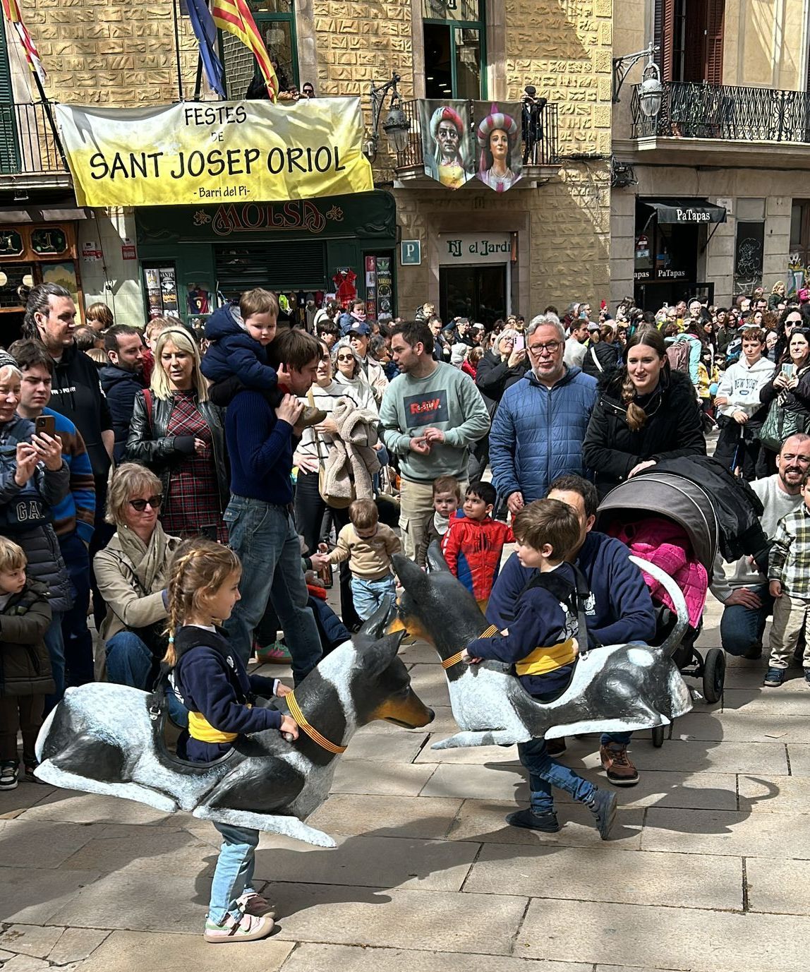 Los 'gegants' de Vila-real triunfan en Barcelona
