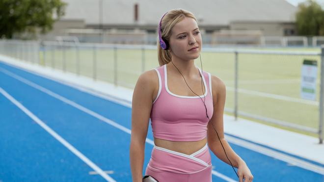 Crítica de 'Elle' (Prime Video): la vida (adolescente) en rosa de 'Una rubia muy legal'