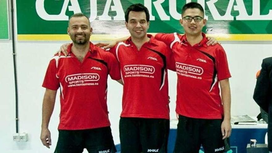 Armando Campuzano, Yu Jie Zhou y Cristian Carrascal.