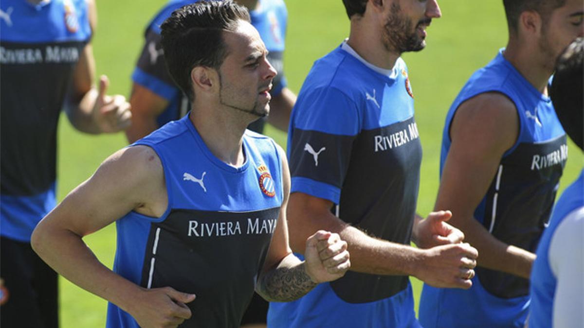 El capitán del Espanyol, Sergio García, durante el entrenamiento del Espanyol previo al partido contra el Real Madrid