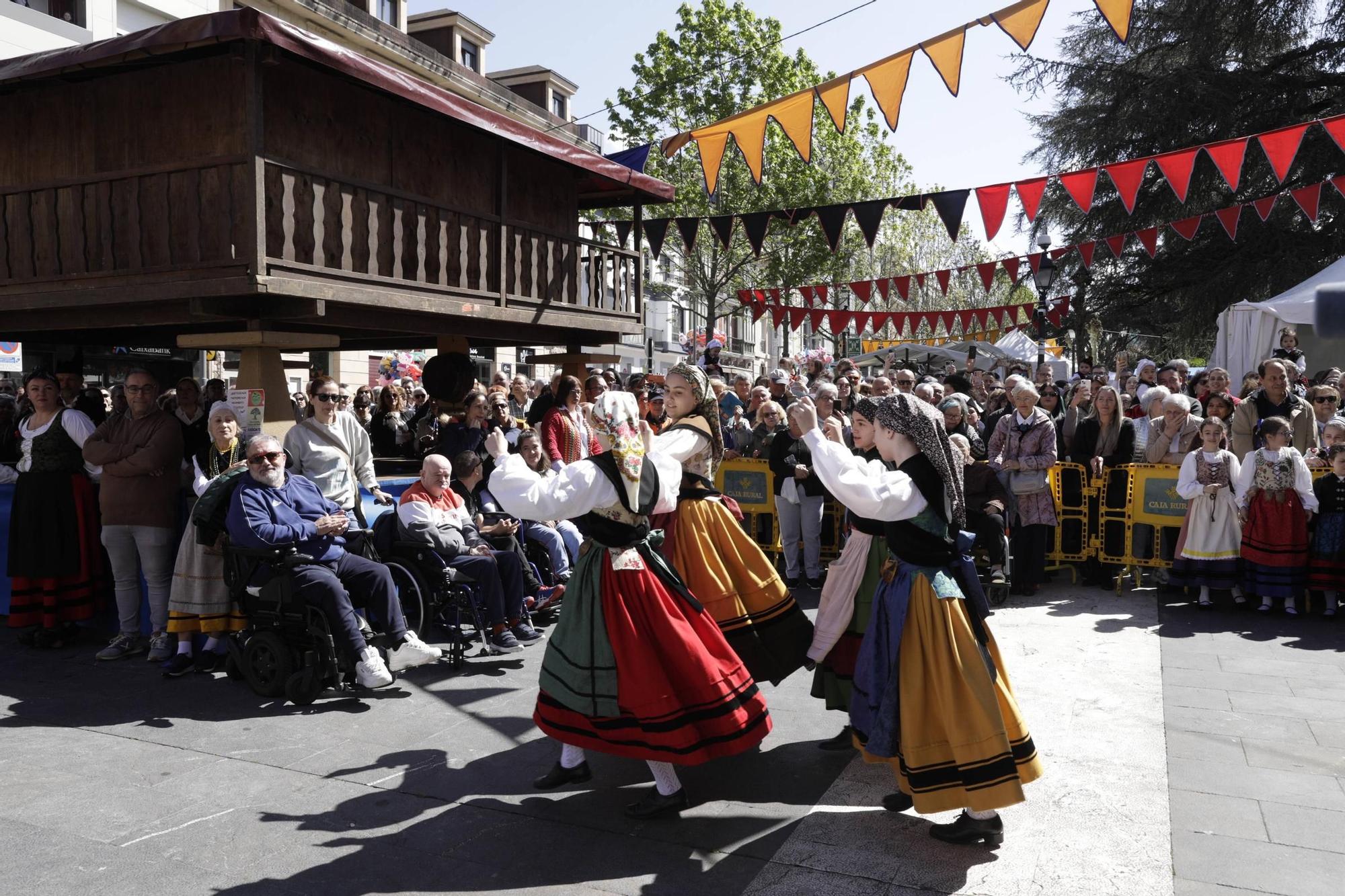 Los Güevos Pintos de la Pola, en imágenes
