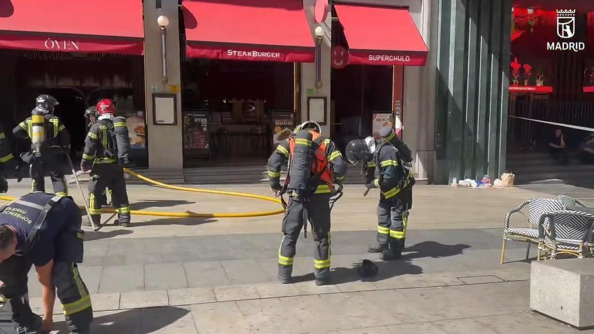 INCENDIO EN MADRID | Un incendio en un restaurante de Gran Vía provoca cortes de tráfico en el centro de Madrid