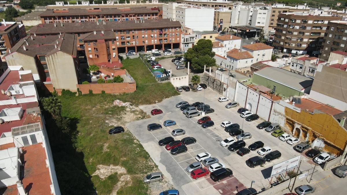 Solar del carrer Estació de Picassent, donde se ubicará la primera promoción de viviendas.