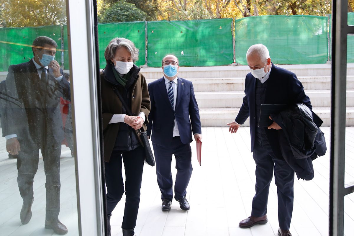 El ministro de Cultura visita la obra de la Biblioteca del Estado