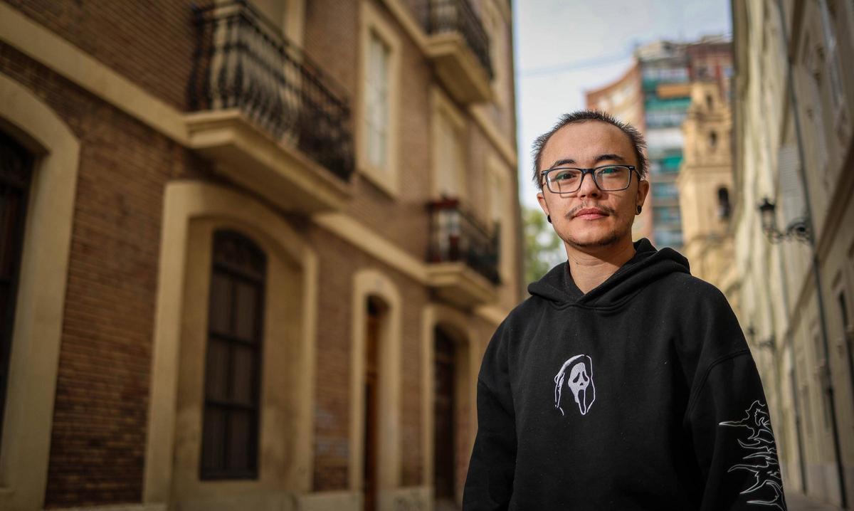Harry, superviviente de terapias de conversión en València.