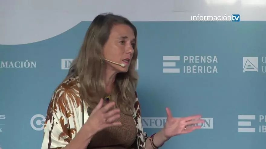 Ángela de Miguel protagoniza el Foro Alicante