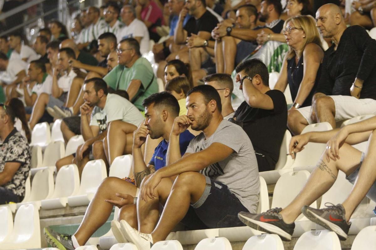 Los aficionados del Córdoba CF en el Arcángel