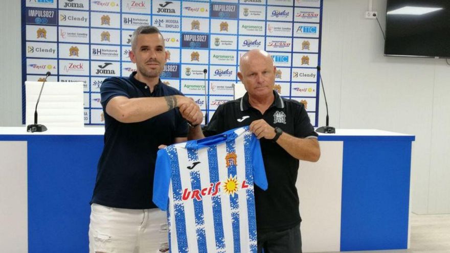 El Águilas FC presenta a Juan Andreo como técnico del filial. | JAIME ZARAGOZA