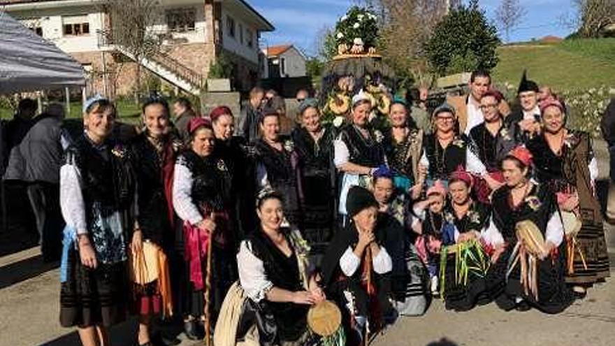 Quintana y Piñeres, en Llanes, celebran sus fiestas en honor de Santolaya y la Inmaculada Concepción