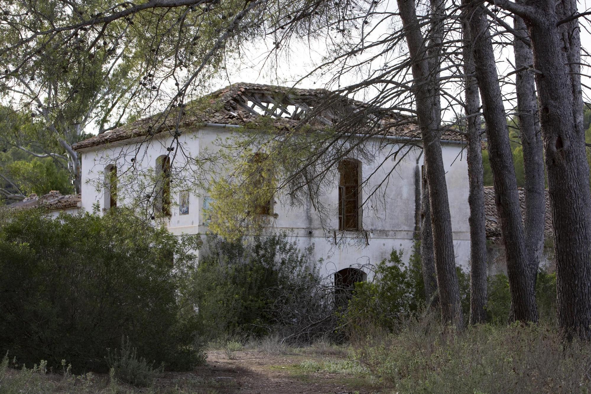 Este es el estado de deterioro que sufre la "Casa de los Quadrado" en Xàtiva