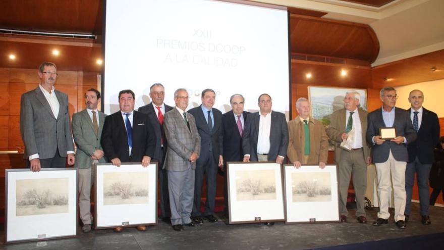 El  ministro ha entregado los premios Dcoop a los mejores aceites de oliva virgen.