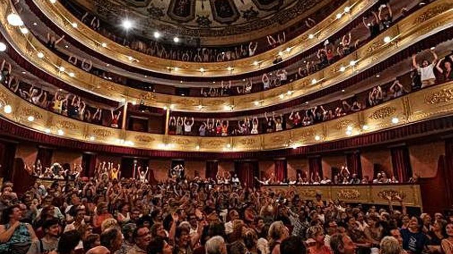 La inauguració del Fitag 19 al Teatre Municipal de Girona.