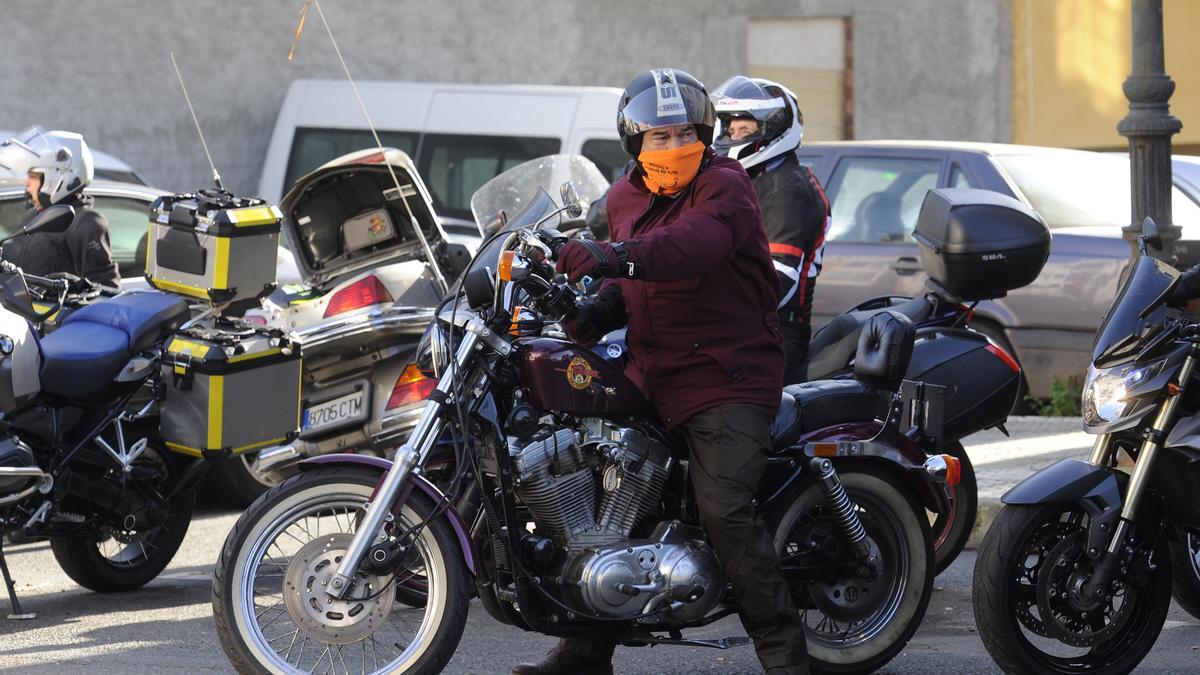 Crespo acudió en su Harley a la concentración.