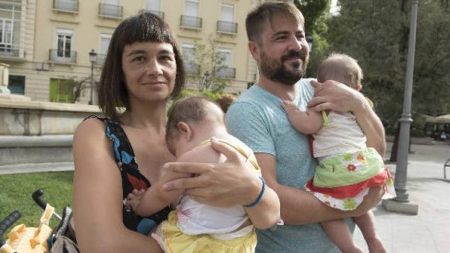 Una mujer es expulsada de La Alhambra por amamantar a su bebé