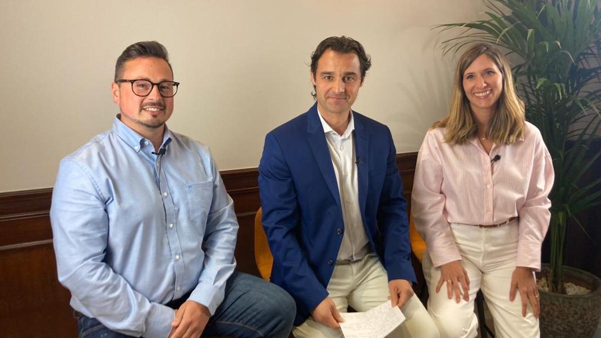 Adrián Ballester, Eduardo Dolón y Trudy Páez durante una de las presentaciones en directo en Instagram