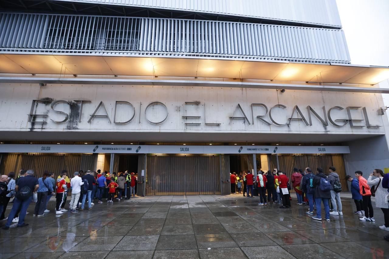 El apoyo de la afición cordobesa a la selección española, en imágenes