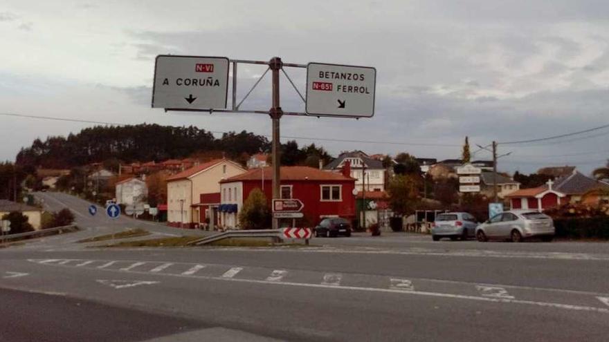 Cruce de Queirís, en la Nacional VI a su paso por Coirós.