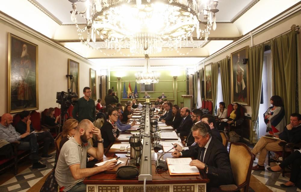 Pleno en el Ayuntamiento de Oviedo