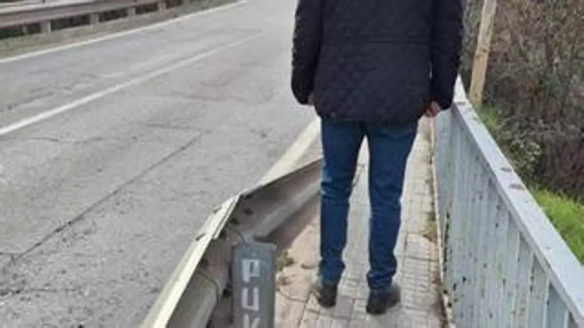 Via pública en estat lamentable a Manresa: la muralla de Sant Francesc