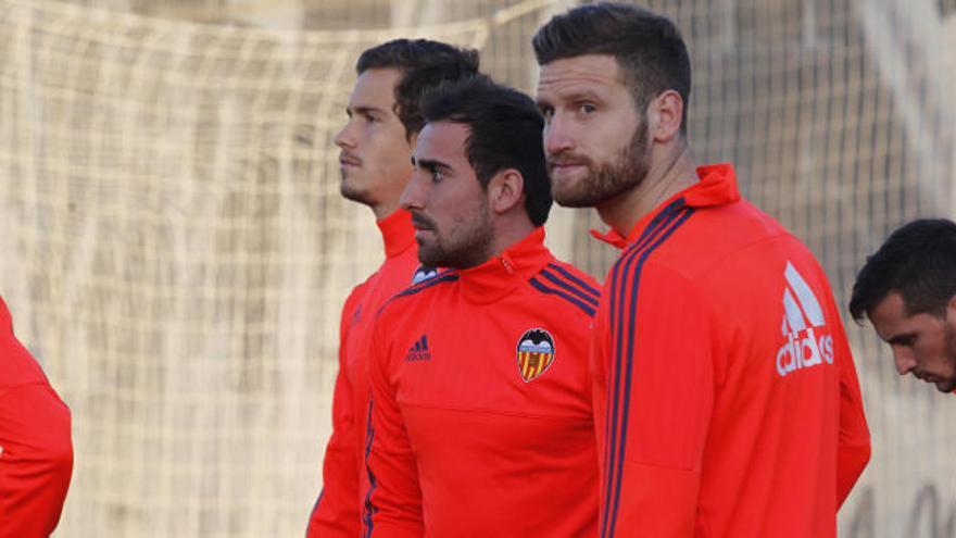 La plantilla arropa a Mustafi