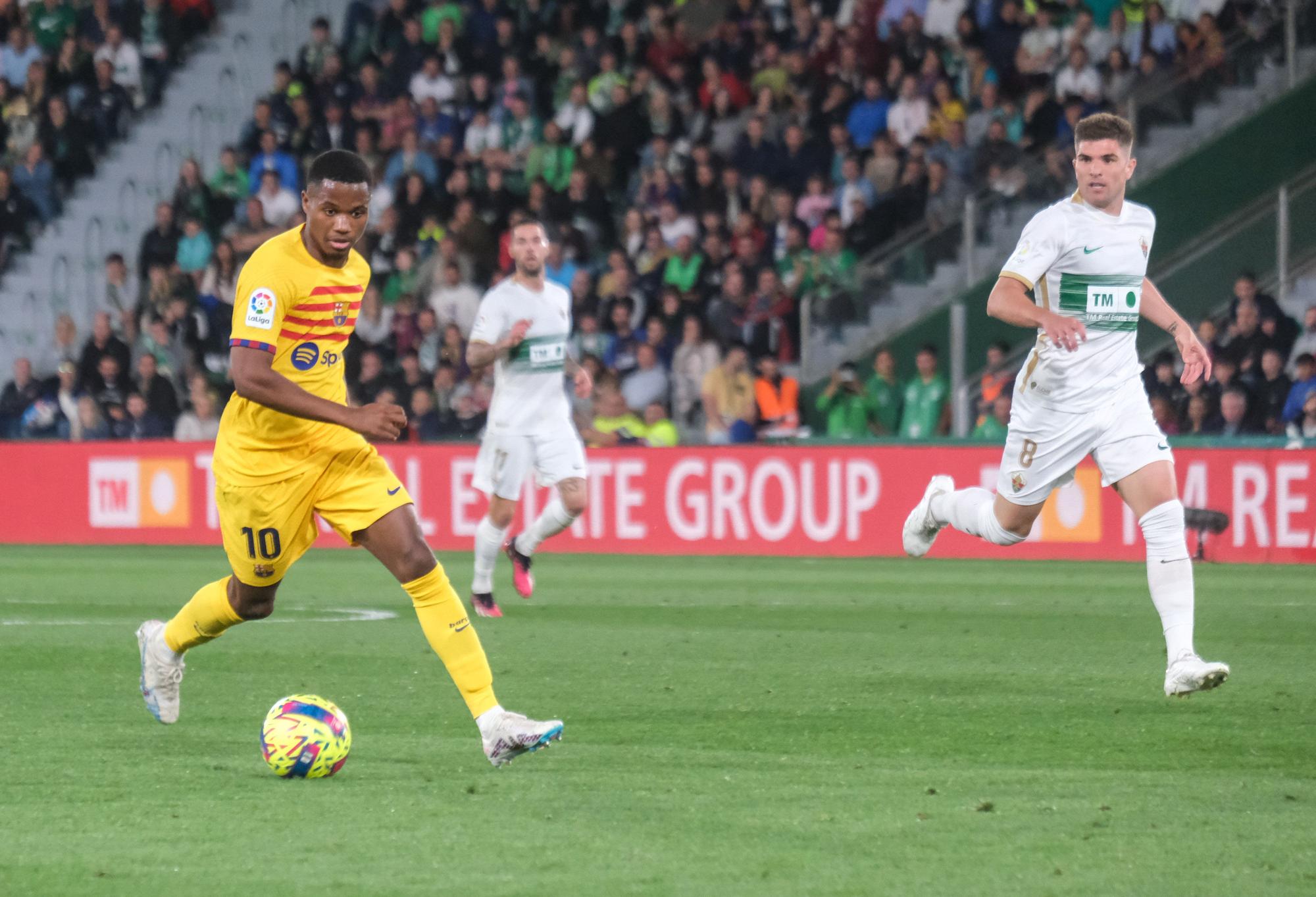 Así se ha vivido el Elche - Barça en el Martínez Valero