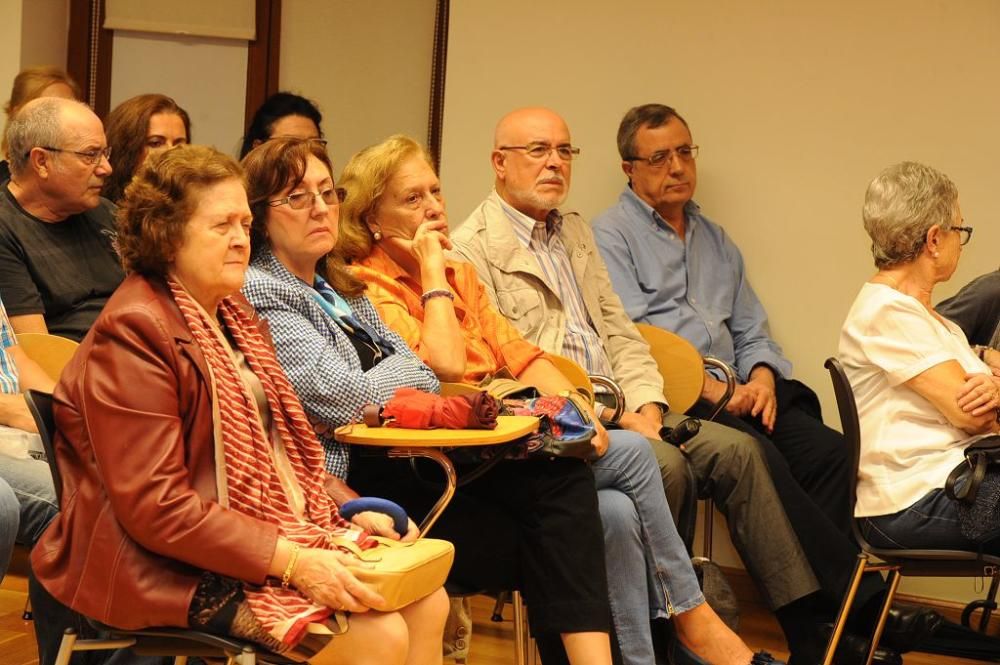 Presentación del libro "Historia de un canalla", d