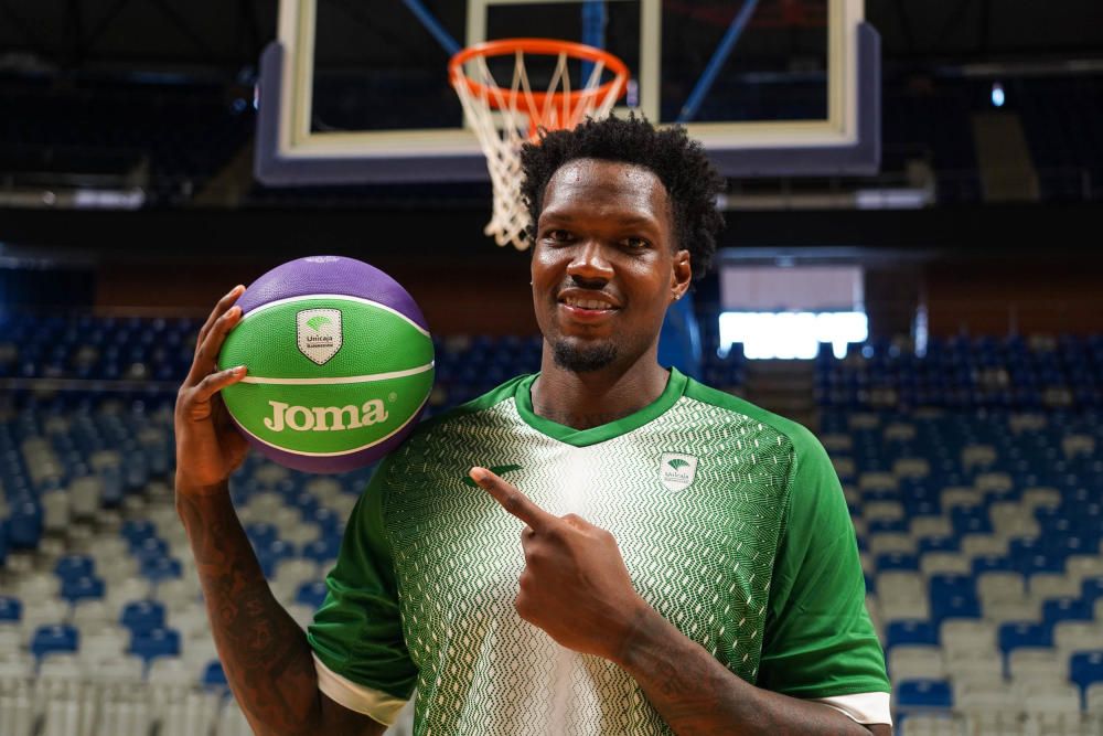 El Unicaja presenta a Deon Thompson