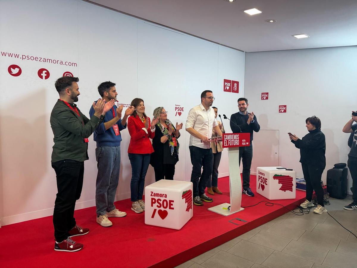 Elecciones en Castilla y León: Los socialistas de Zamora celebran que revalidan sus tres procuradores Elecciones en Castilla y León: Los socialistas de Zamora celebran que revalidan sus tres procuradores