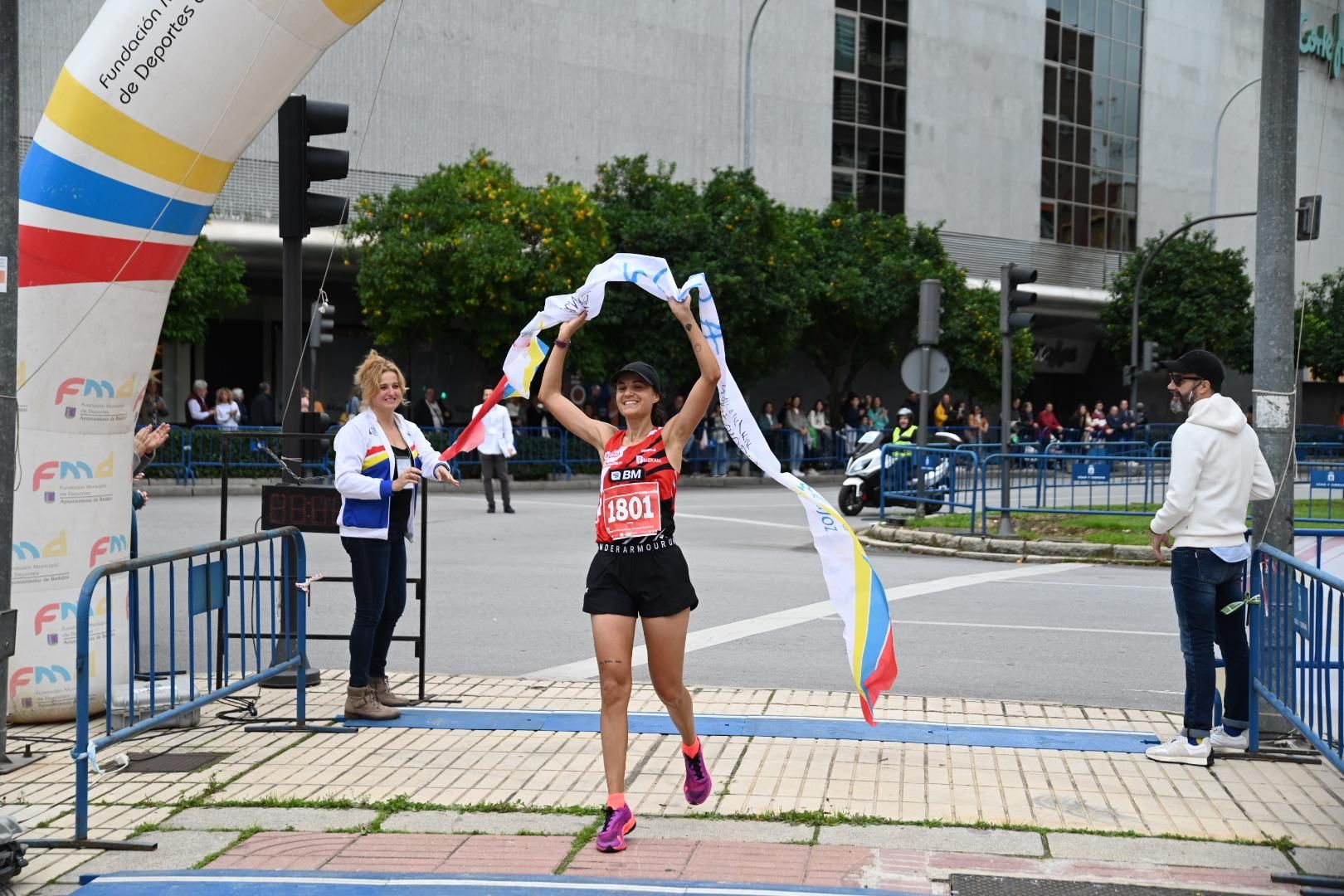 GALERÍA | Alexandre Miguel Carrilho y Gema Martín ganan el medio maratón Elvas-Badajoz