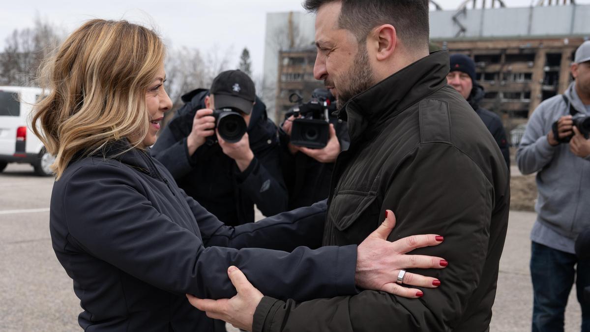 Giorgia Meloni y Volodímir Zelenski.