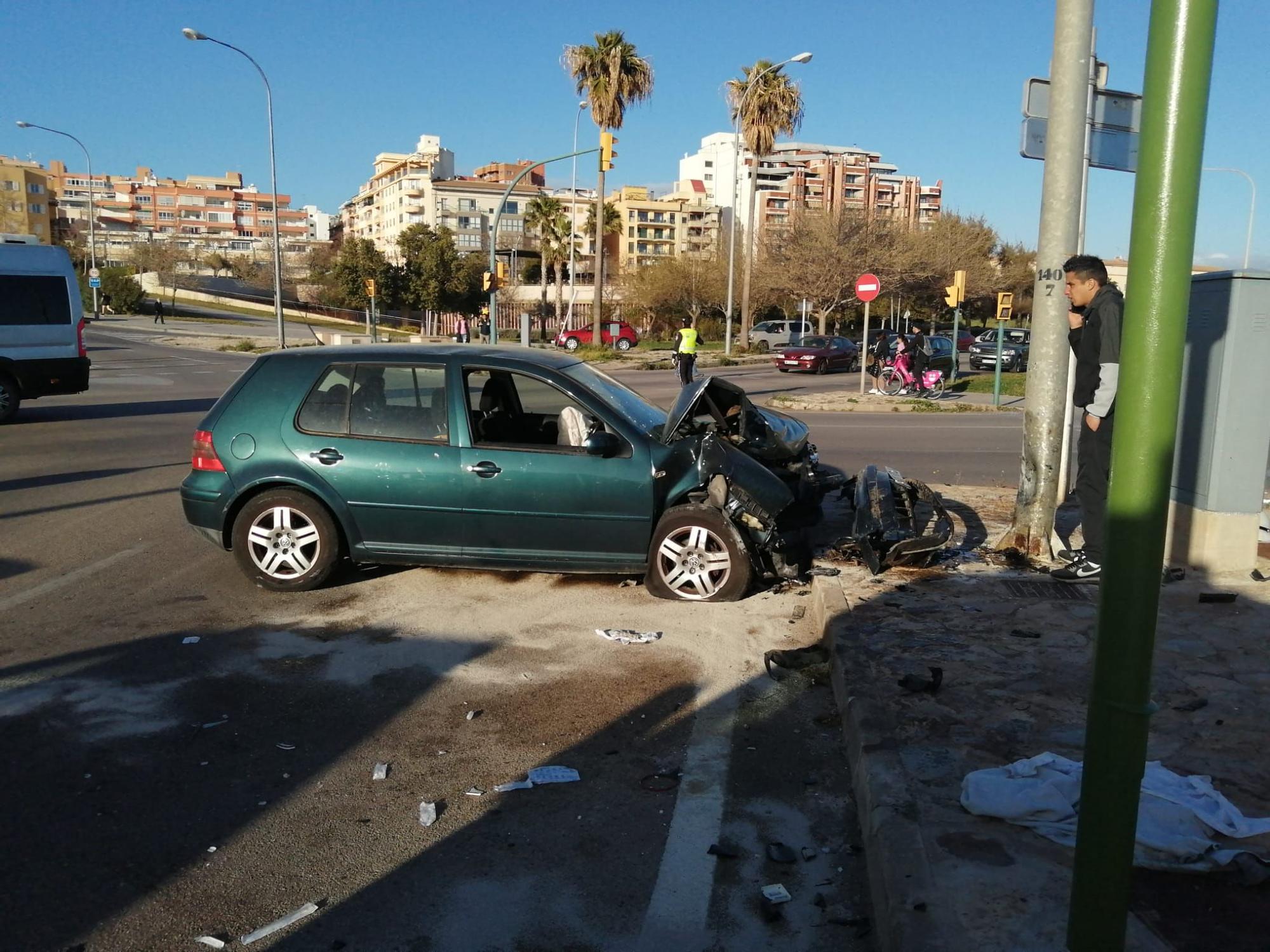 Dos heridos en un accidente de tráfico en la Costa del Gas de Palma