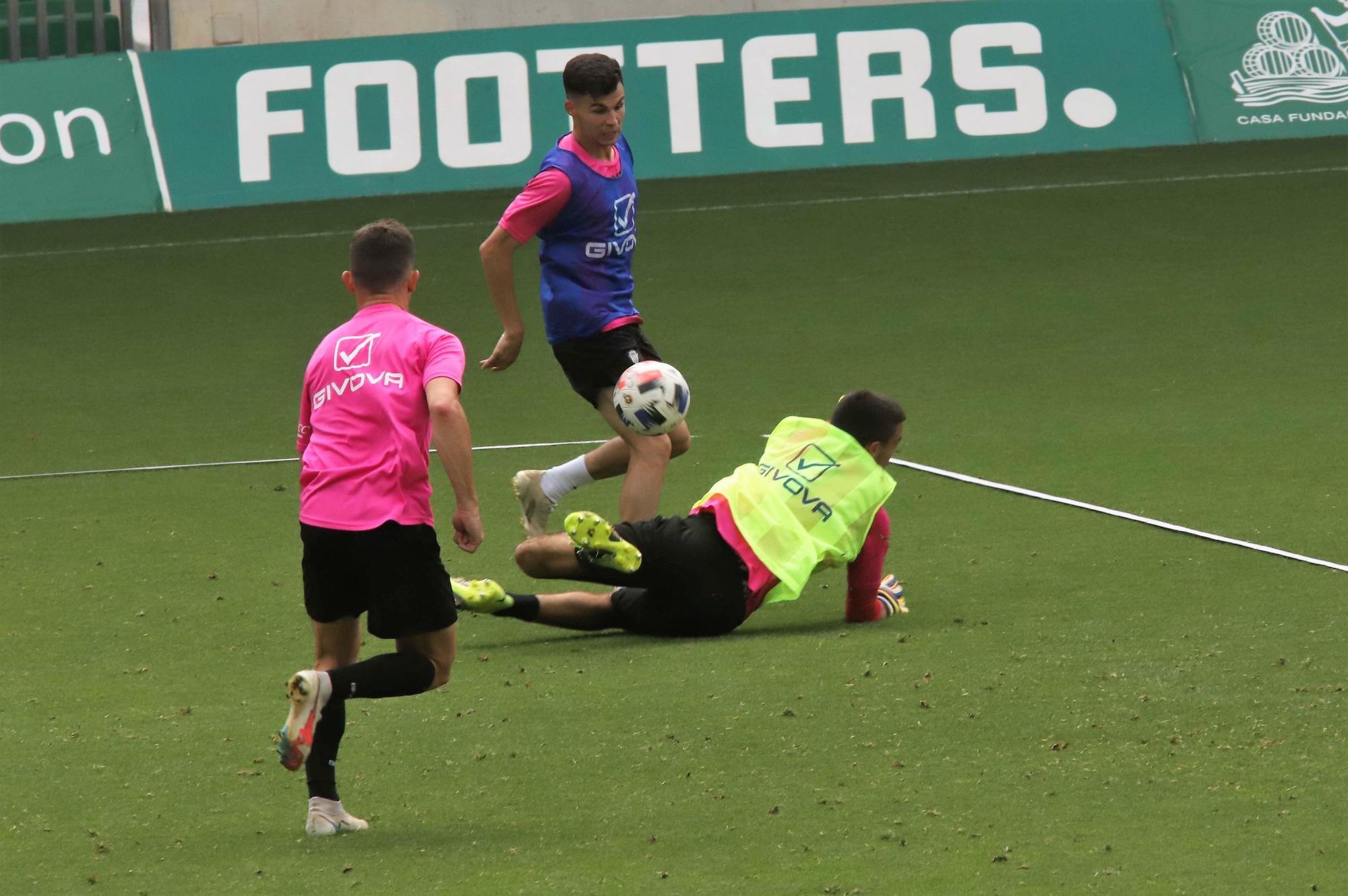 Entrenamiento del Córdoba CF tras el descenso a Segunda RFEF