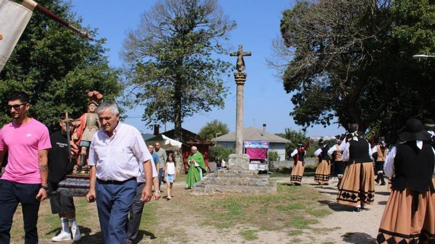 Moneixas, terra de devoción, gaiteiros e campaneiros
