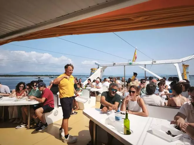 El Día de Santiago se celebra en catamarán