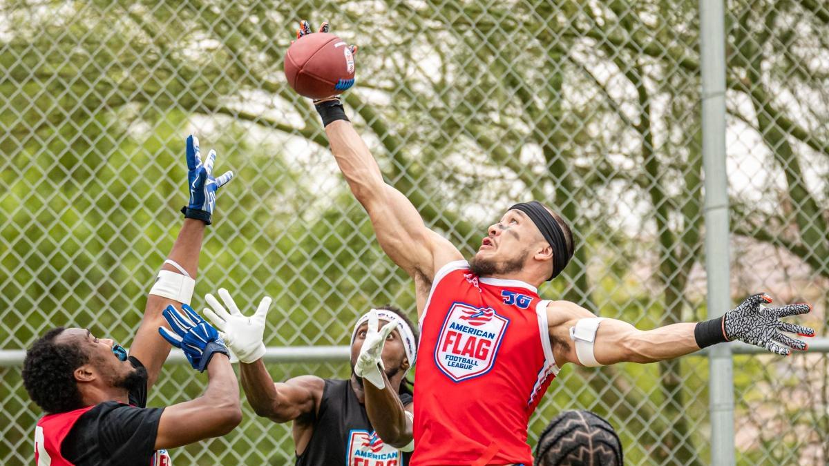 El flag football contiene toda la espectacularidad propia del deporte