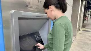 Los ahorros de los coruñeses siguen aparcados en cuentas corrientes: ocho de cada diez euros están a la vista