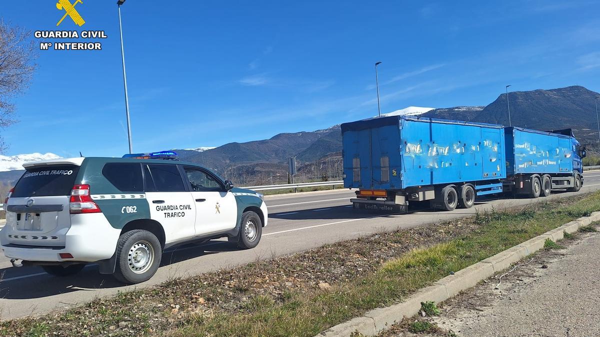 La Guardia Civil con el megacamión