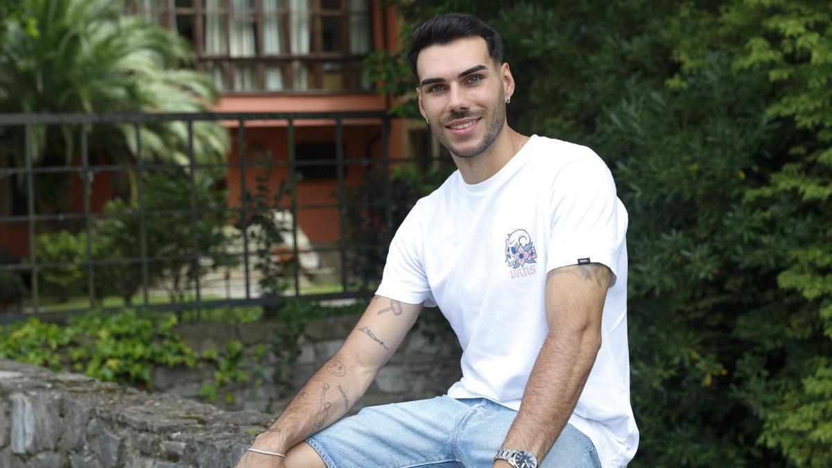 DANI MARTIN.