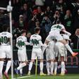 Los jugadores del Elche celebran un gol