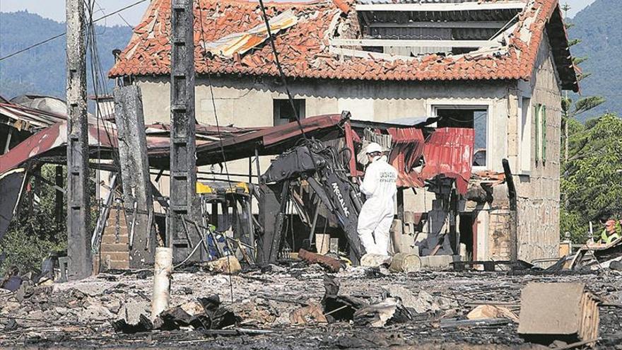 Dos muertos y 37 heridos en Tui en la explosión de material pirotécnico