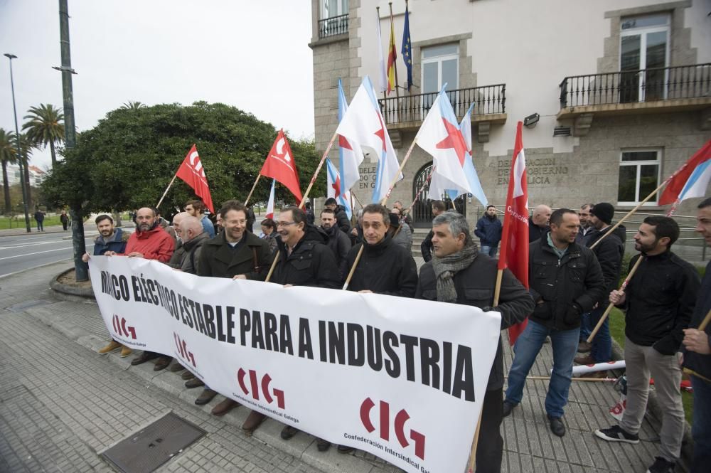 Protesta contra la puja de las primas eléctricas.