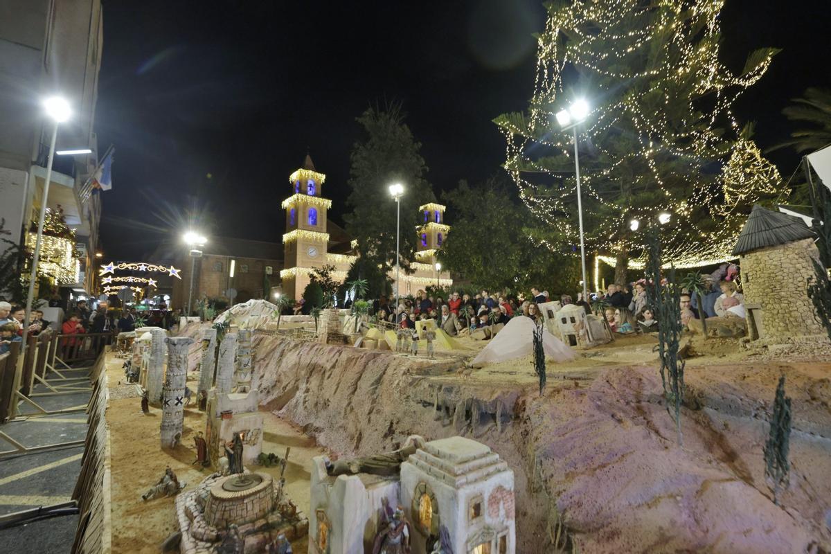 Belén monumental de Torrevieja instalado en la calle Maldonado en su pasada edición